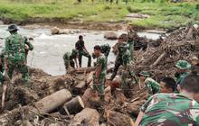TNI-Polri Bersinergi Percepat Pemulihan Pascabencana Sumatra: Fokus Normalisasi Pasar dan Rumah Warga