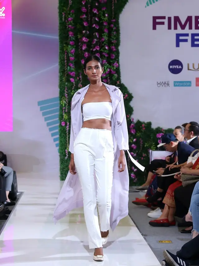 Koleksi Spring/Summer Reves Studio di Fimela Fest 2018