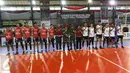 Jelang pertandingan antara Tim voli Kopassus melawan Bandung Tectona di ajang Danjen Kopassus BNI 46 Volley Ball Tournament di Cijantung, Jakarta, Minggu (2/4). (Liputan6.com/Helmi Afandi)