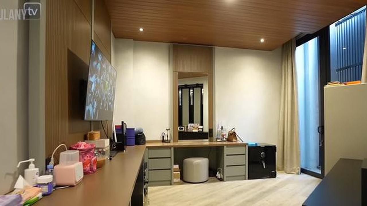 8 Potret Kamar Aurel Hermansyah dan Atta Halilintar, Gaya Minimalis Modern yang Bikin Betah