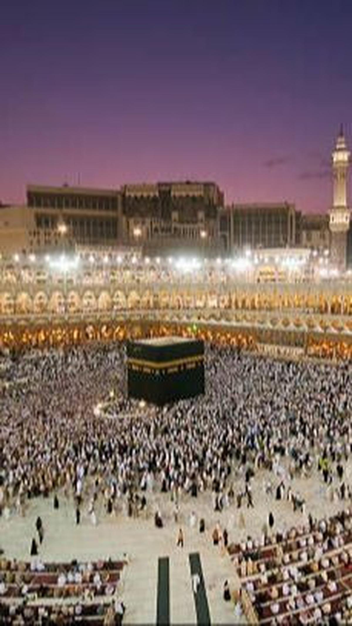 Teks Khutbah Jumat Singkat: Empat Huruf Pada 'Haji'