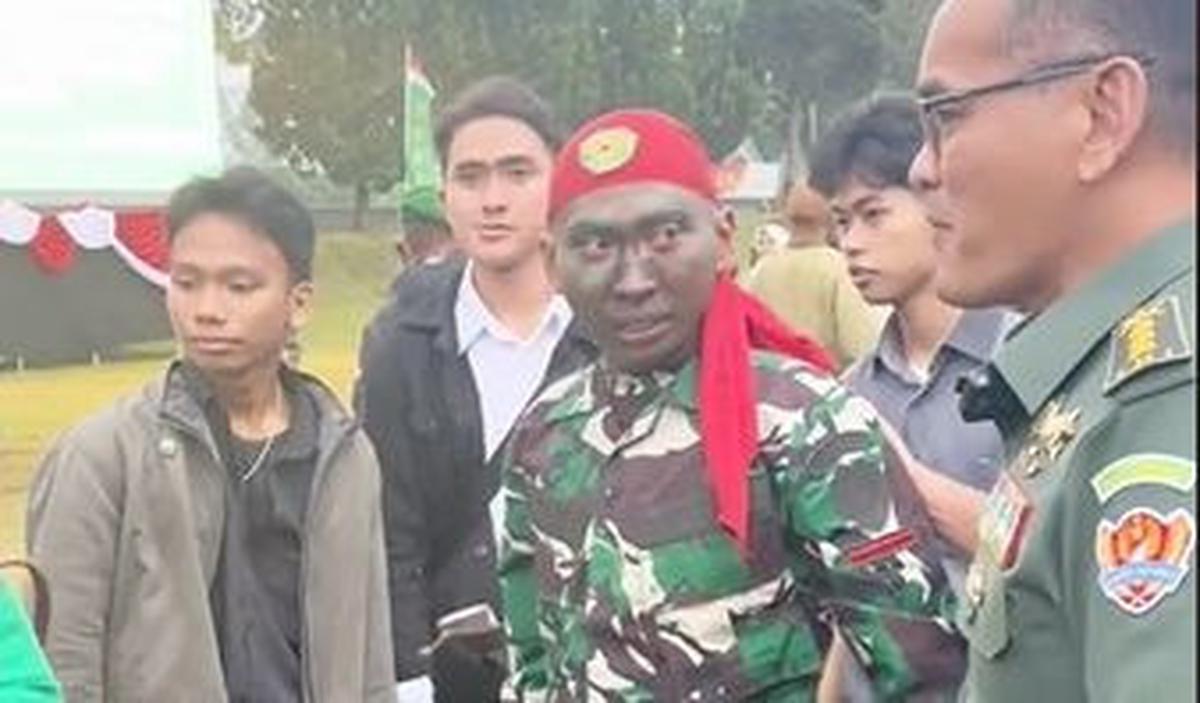 "Kenapa menangis ha?," tanya Edward dalam video.