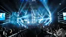 Suasana panggung  DWP (Djakarta Warehouse Project) 2014 yang penuh dengan tata cahaya yang memukau, JIExpo Kemayoran, Jakarta, Sabtu (13/12/2014). (Liputan6.com/Faisal R Syam) 