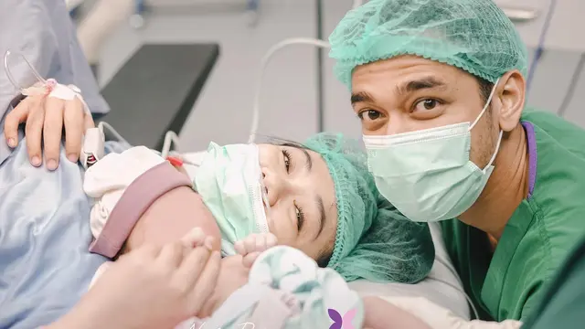 Jadi Orang Tua, Ini 7 Potret Perjalanan Kehamilan Istri Wafda Saifan Hingga Melahirkan