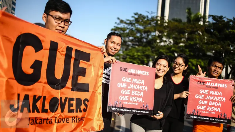 20160731-Bawa Sapu Lidi, Jaklovers Dukung Risma Maju Pilgub DKI-Jakarta