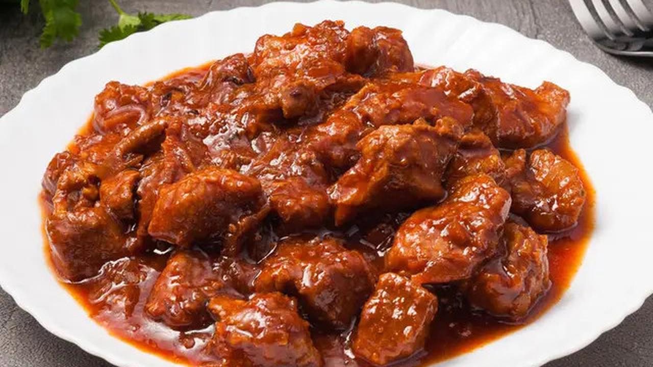 Trik Memasak Rendang Agar Rasa Nendang Bak Rumah Makan Padang