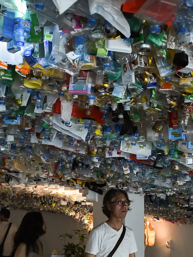 Keren dan Unik, Sampah Plastik Diubah Jadi Karya Seni di Hanoi