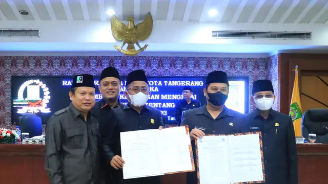 Wali Kota Tangerang Arief R Wismansyah bersama DPRD Kota Tangerang mengesahkan APBD 2023 sebesar Rp5,1 triliun. (Foto: Istimewa)