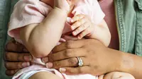 Ternyata pijat bayi bisa dilakukan selama dengan cara yang tepat, berikut fakta tentang pijat bayi. (Foto: Pexels.com/Daniel Thomas)