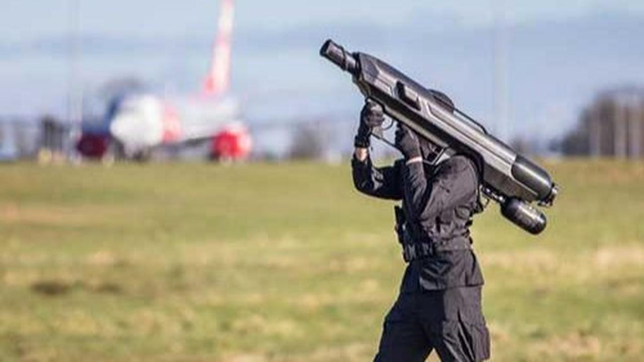 Alat canggih anti drone itu juga memiliki fitur pengacak sinyal saat membidik unit sasaran.