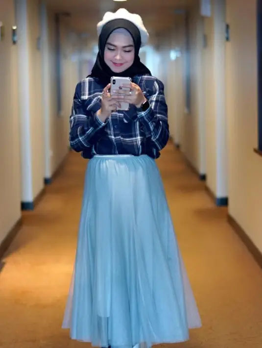 (Instagram/riaricis1795)