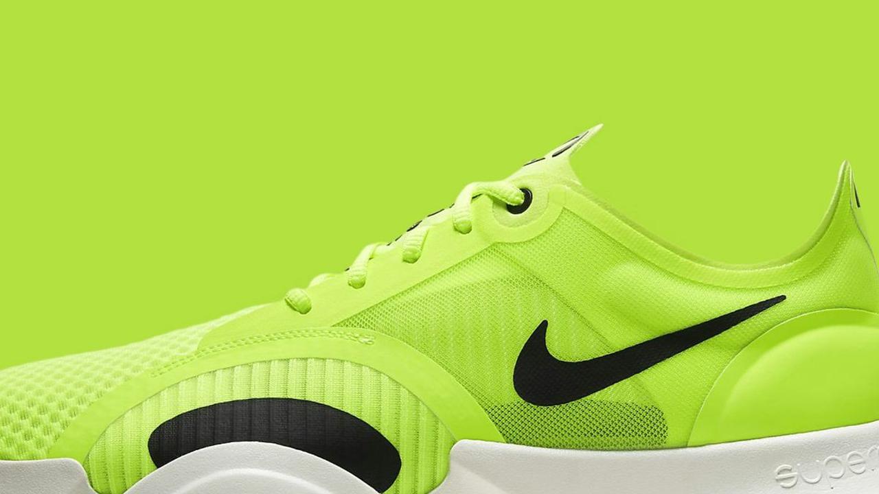 <b>Gunakan Sepatu Running untuk Digunakan saat Olahraga</b>