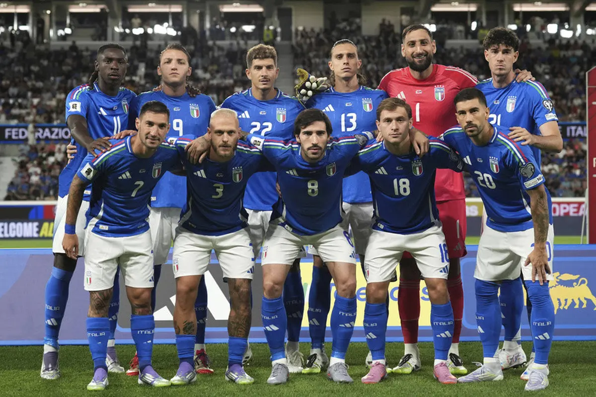 Starting XI Timnas Italia melawan Timnas Estonia di matchday 5 Grup I Kualifikasi Piala Dunia 2026 zona Eropa di Gewiss Stadium, Sabtu (06/09/2025). (Massimo Paolone/LaPresse via AP)