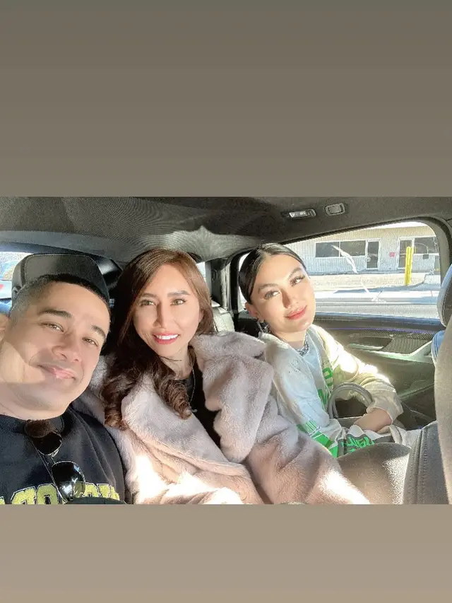 6 Potret Agnez Mo Rayakan Tahun Baru di Las Vegas, Reuni Bareng Okan Kornelius
