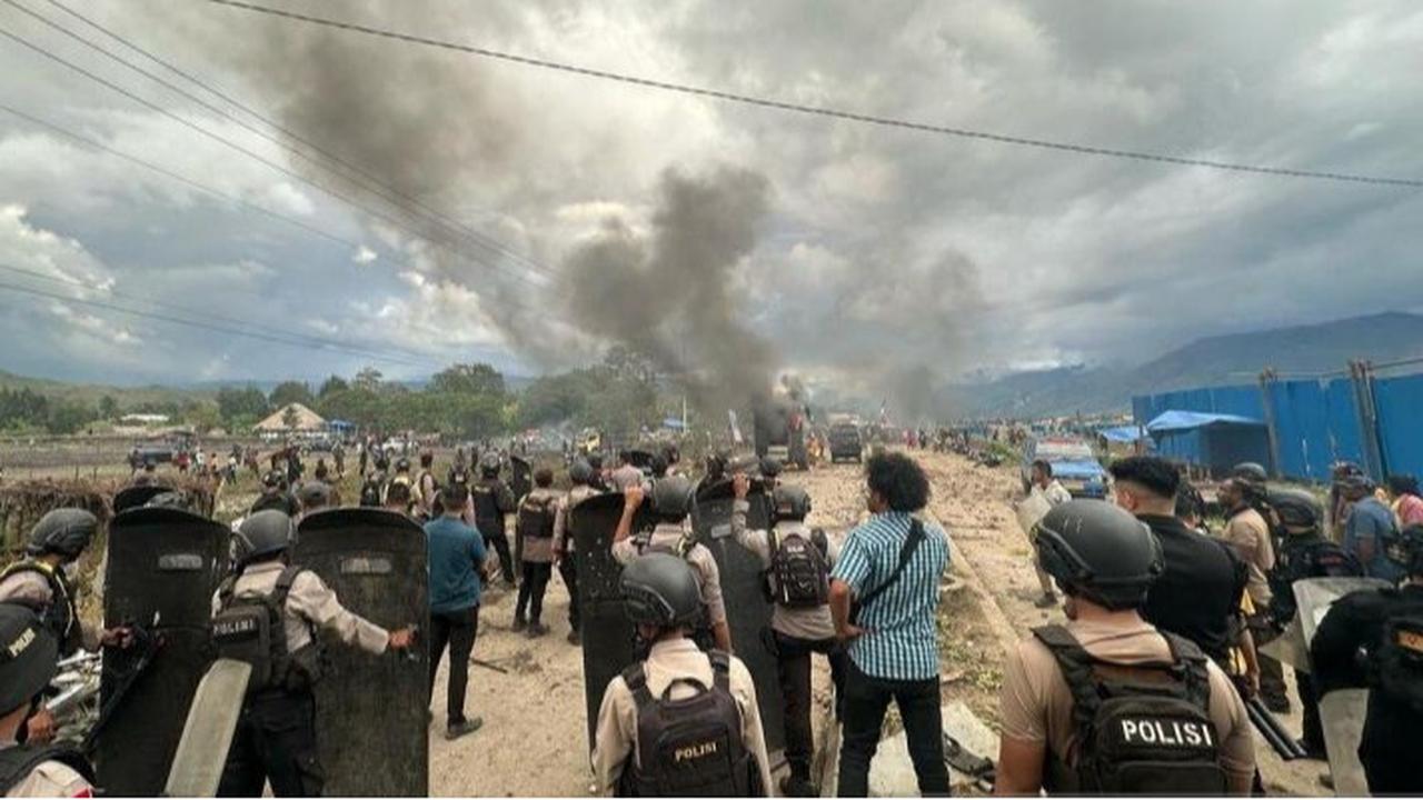 Imbas Kerusuhan, Bupati Jayawijaya Buat Larangan Bawa Senjata Tajam Masuk Kota Wamena