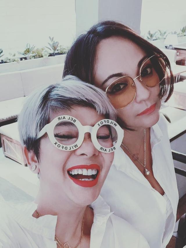 6 Potret Terbaru Gladys Suwandhi yang Awet Muda di Usia 50 Tahun
