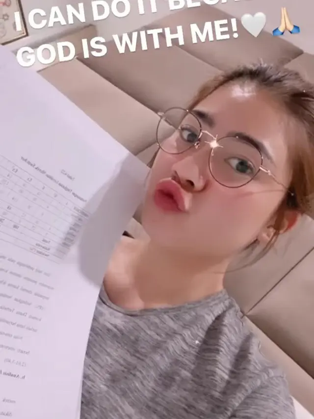 Momen Bahagia Felicya Angelista Sidang Skripsi, Sempat Gugup. (Sumber: Instagram/felicyangelista_)