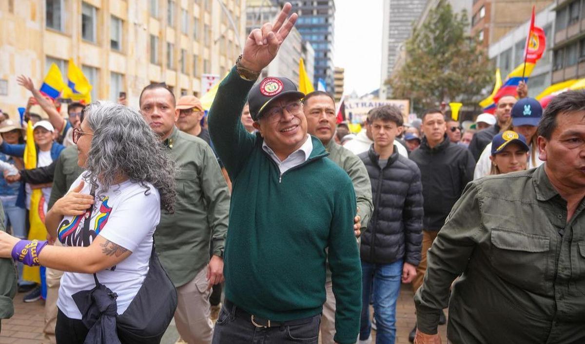Dikutip dari gustavopetro.co, Gustavo Petro merupakan lulusan sejumlah universitas. Dia merupakan lulusan Externado University of Colombia.&nbsp;