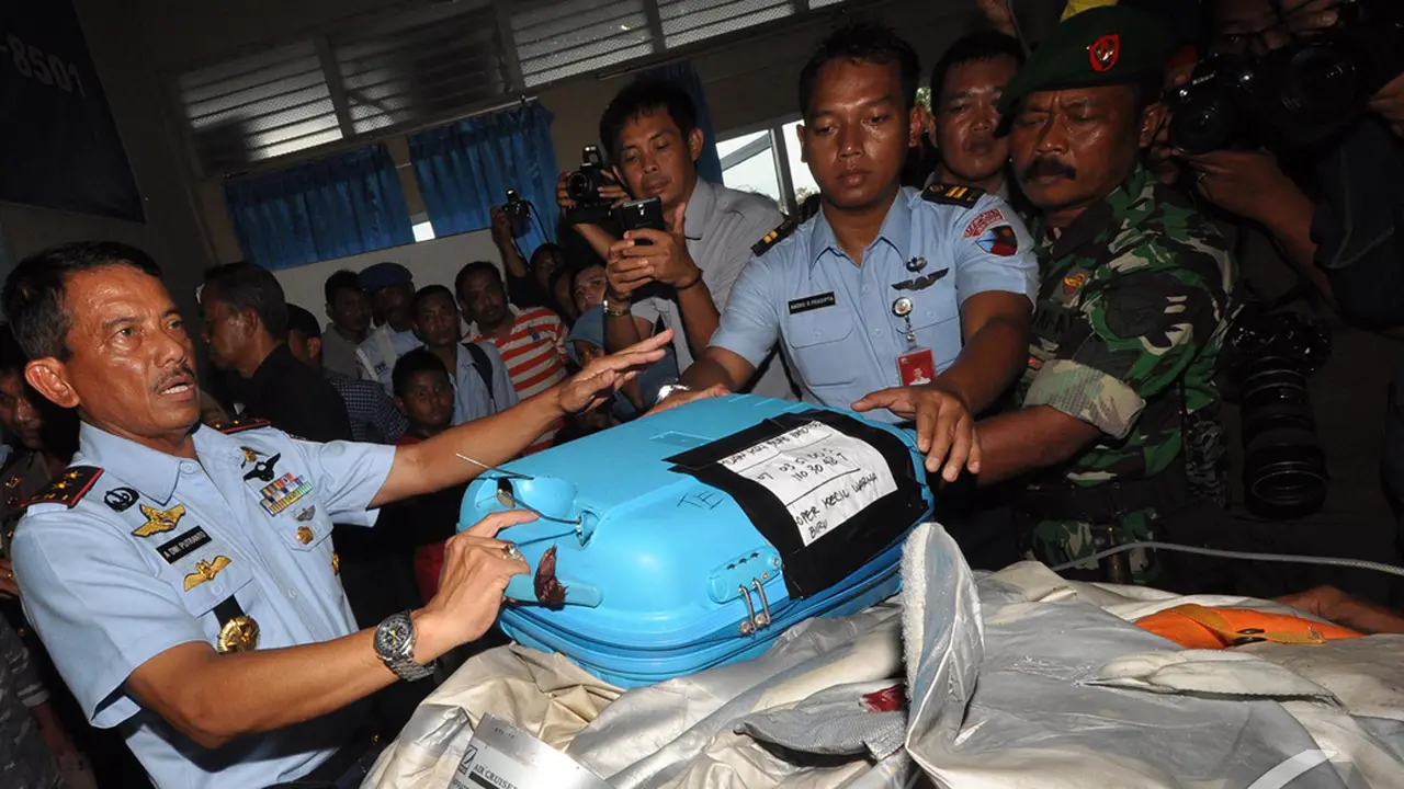 Tim SAR Temukan Barang Penumpang Pesawat AirAsia QZ8501