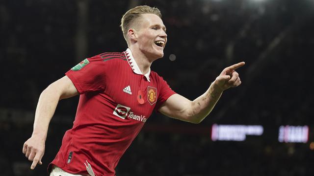 Manchester United Bungkam Aston Villa 4-2