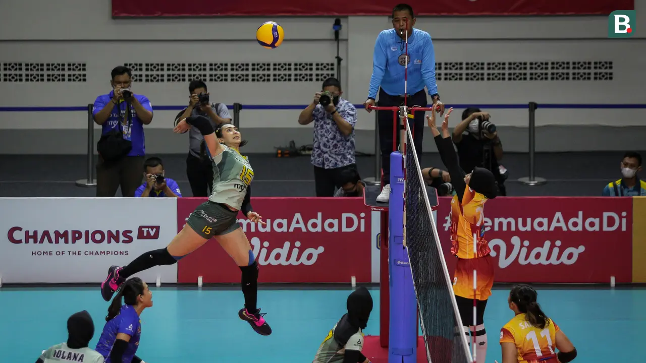 Foto: Pesona Yolla Yuliana di PLN Mobile Proliga 2022, Tak Luntur Ditelan Masa