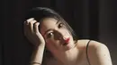 Meski sudah berusia 34 tahun dan dikaruniai anak, tak dipungkiri jika Laura Basuki tetap terlihat bak ABG. Menilik dari laman Intagramnya, Laura Basuki sering poles wajahnya dengan makeup bold dengan lipstik warna merah. Artis kelahiran Jerman ini terlihat berbeda ketika memoles bibirnya dengan lipstik warna bold. (Liputan6.com/IG/laurabas)