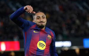 Penyerang Barcelona, Raphinha, merayakan golnya ke gawang Real Oviedo, Minggu 25 Januari 2026 (AP Photo/Joan Monfort)