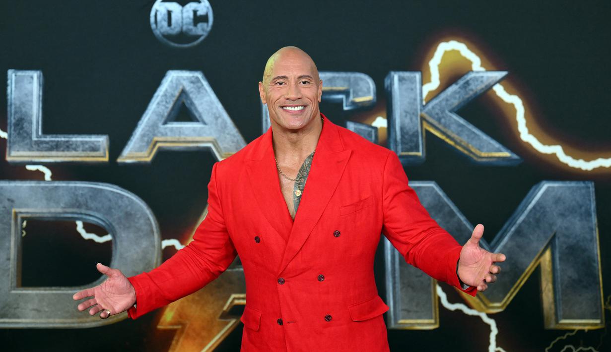 Dwayne Johnson Tampil Nyentrik di Pemutaran Perdana Film Black Adam