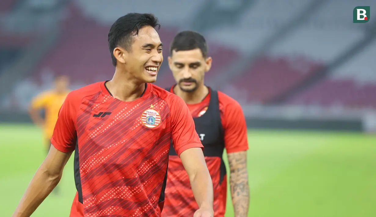 Pemain Persija Jakarta, Rizky Ridho, saat sesi latihan jelang menghadapi Persebaya Surabaya pada laga pekan ke-28 BRI Liga 1 2024-2025 di Stadion Utama Gelora Bung Karno, Jakarta, Jumat, (11/4/2025). (Bola.com/M Iqbal Ichsan)