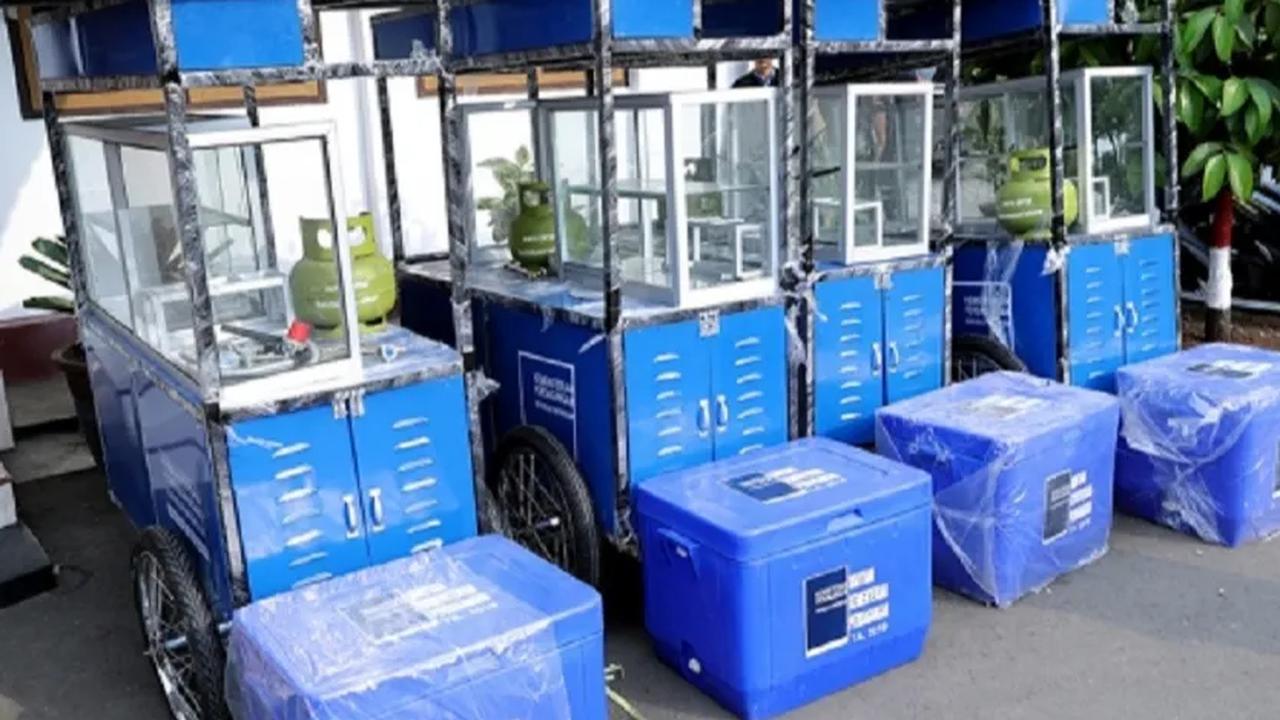 PIW dan BP dinilai melakukan perbuatan memperkaya diri sendiri atau orang lain melawan hukum atau menguntungkan diri sendiri atau orang lain dengan menyalahgunakan kesempatan yang ada padanya.<br>