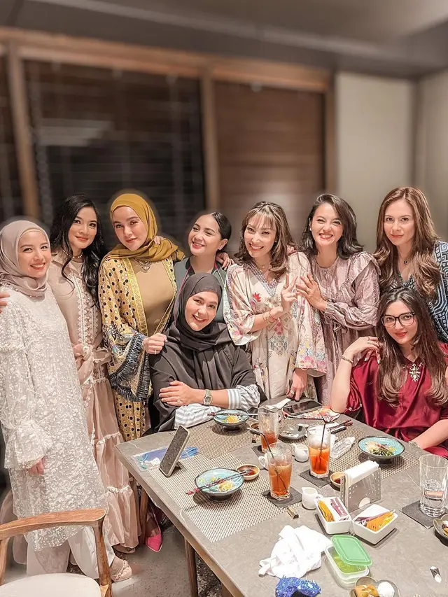 6 Potret Buka Puasa Bersama Geng Cendol, Ada Nagita Slavina hingga Wulan Guritno