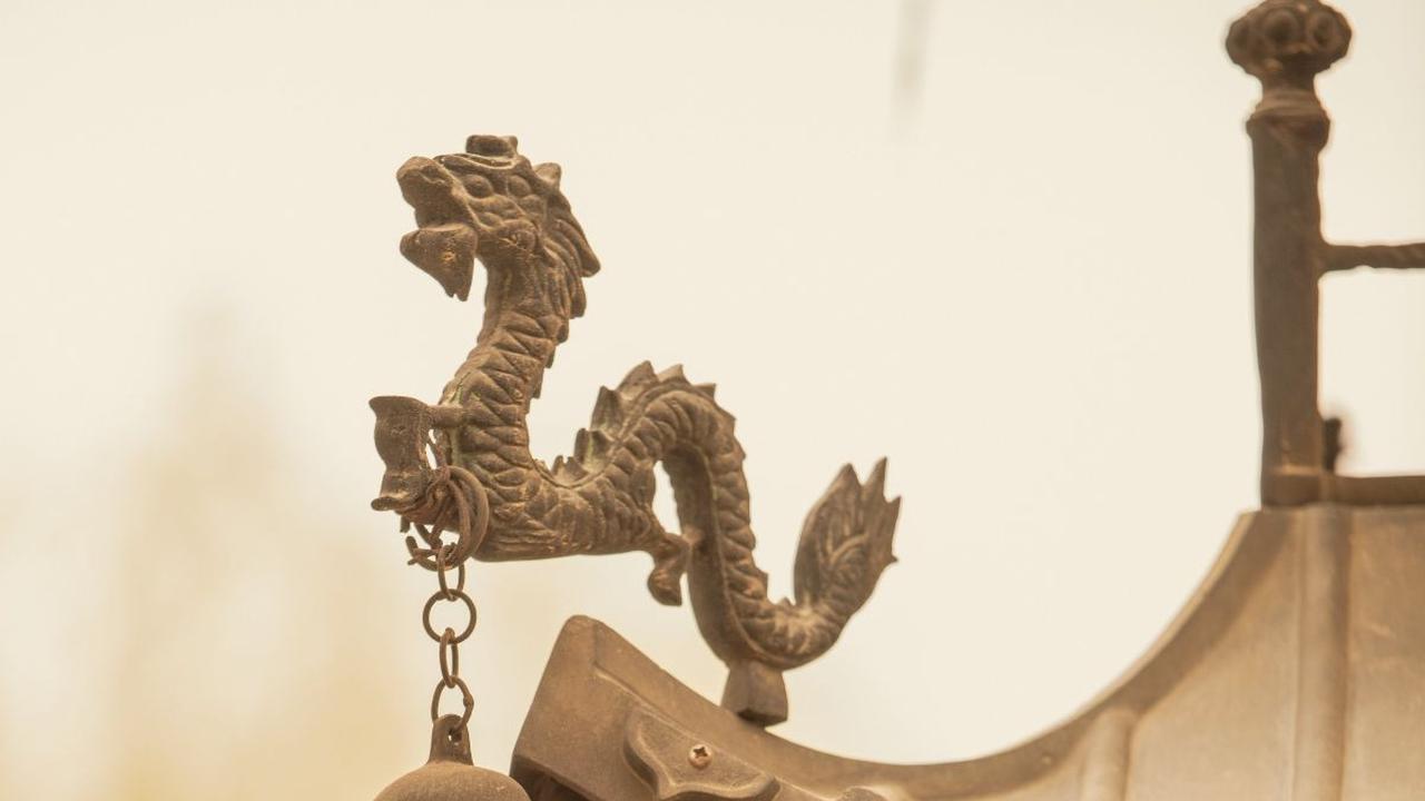 Naga Sebagai Simbol Kekuasaan dan Kebesaran