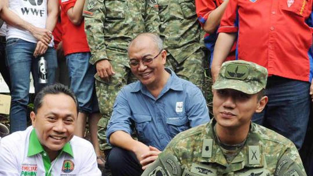 Agus Yudhoyono bersama Menhut tanam pohon di Bogor
