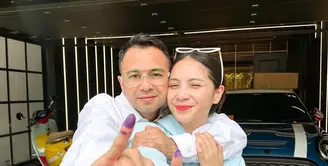 Nagita Slavina tampil dengan penampilan santai namun tetap stylish saat menggunakan hak pilihnya pada Pilkada Serentak 2024.