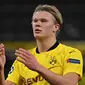 Striker Borussia Dortmund, Erling Braut Haaland, tampak kecewa dalam laga lanjutan fase grup Liga Champions 2020/2021 melawan Zenit Saint Petersburg di Stadion BVB, Dortmund, Kamis (29/10/2020) dini hari WIB. Borussia Dortmund menang 2-0 atas Zenit Saint Petersburg. (AFP/Ina Fassbender).