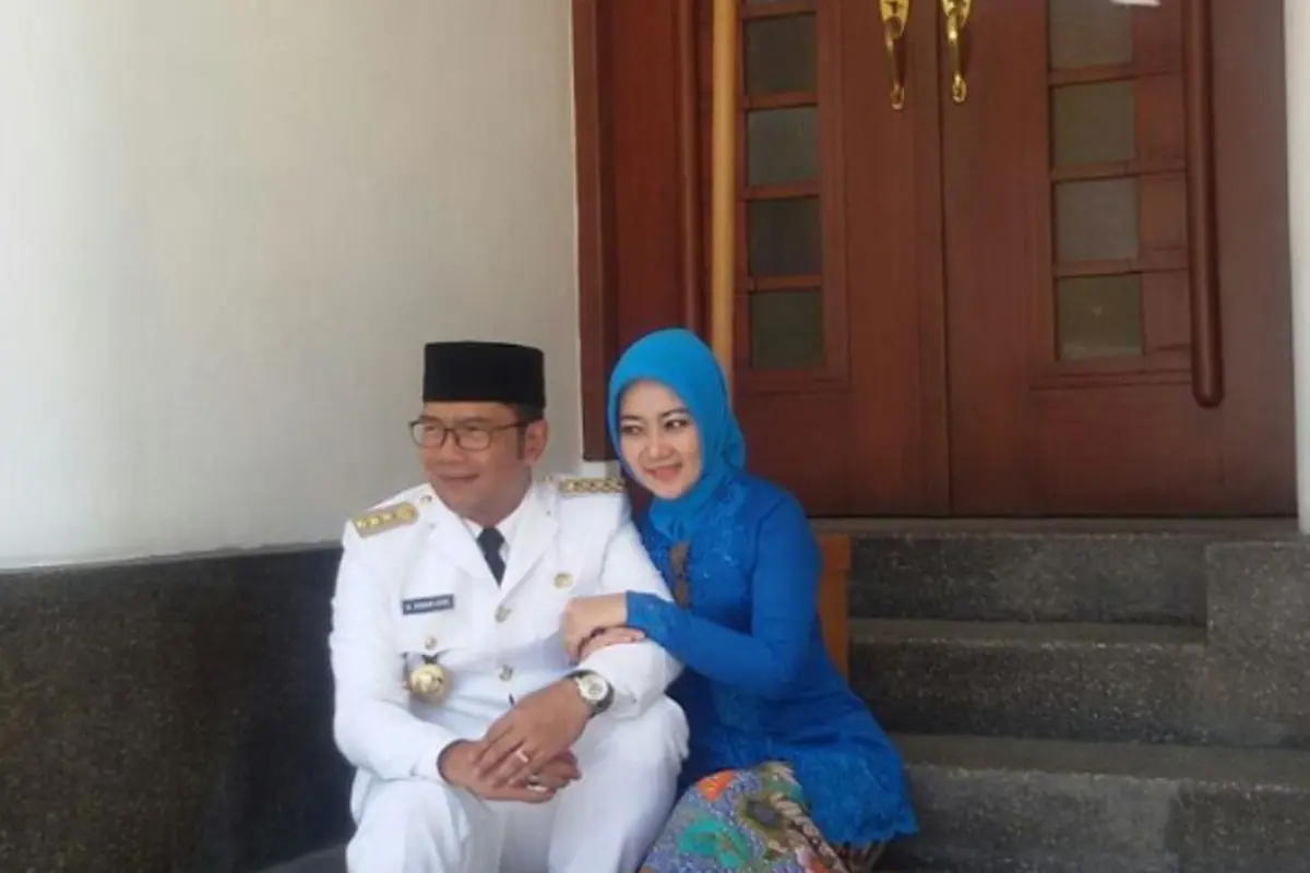 10 Potret Bukti Kemesraan Ridwan Kamil dan Si Cinta