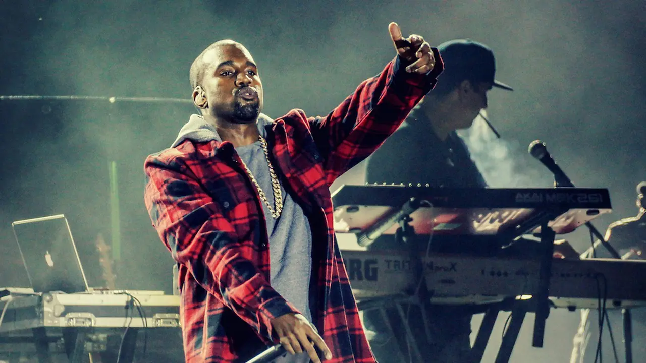 Kanye West Berhenti Suguhkan Musiknya Lewat CD