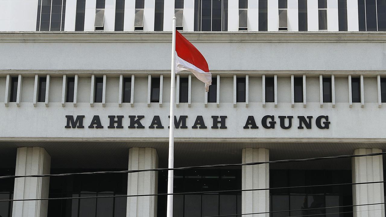 MA Berhentikan Sementara Tiga Hakim PN Surabaya Terkait Suap Ronald Tannur