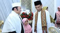 Bupati Lampung Selatan Zainudin Hasan bersama Ustadz Abdul Somad (Sumber: @bangzainhs)