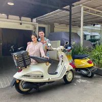 Nagita Slavina mendapatkan Vespa Dior harga fantastis di saat ngidamnya (instagram/raffinagita1717)