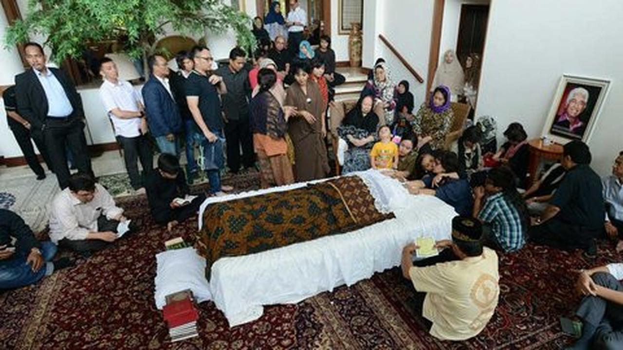 Adnan Buyung sempat beri pesan di secarik kertas buat Todung