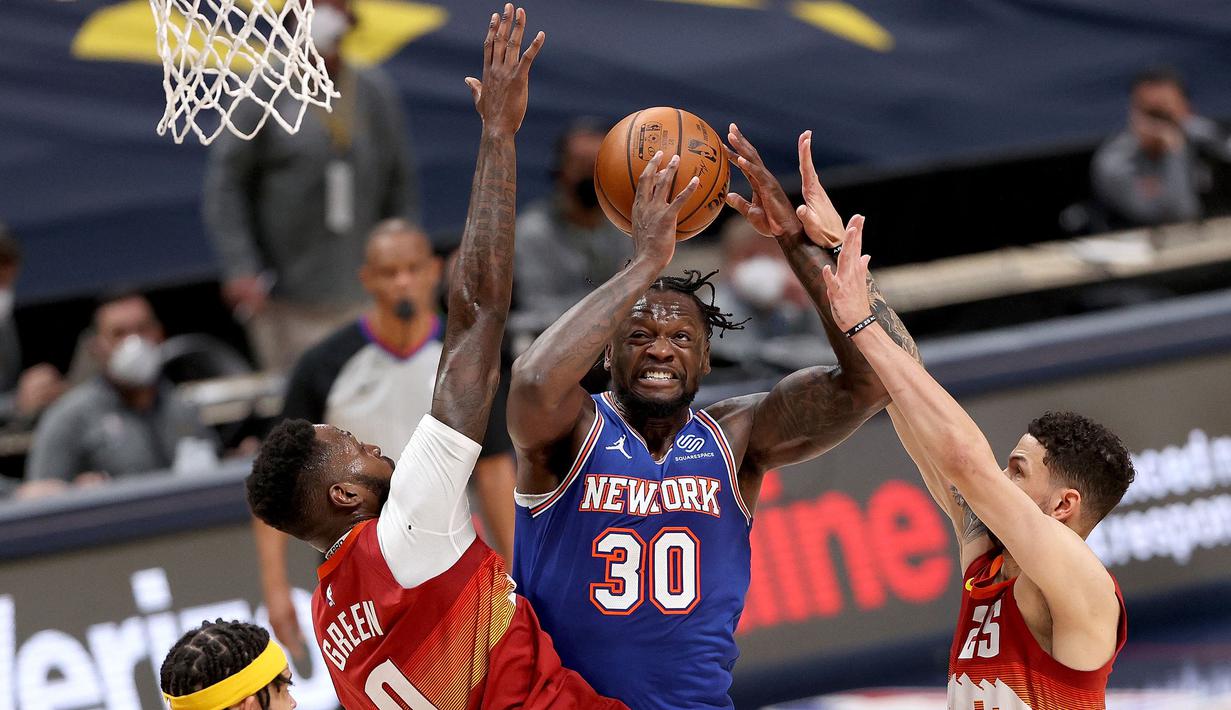 Peningkatan performa di NBA musim ini membuat pemain New York Knicks, Julius Randle dinobatkan sebagai NBA Most Improved Player. (Foto: Getty Images via AFP/Matthew Stockman)