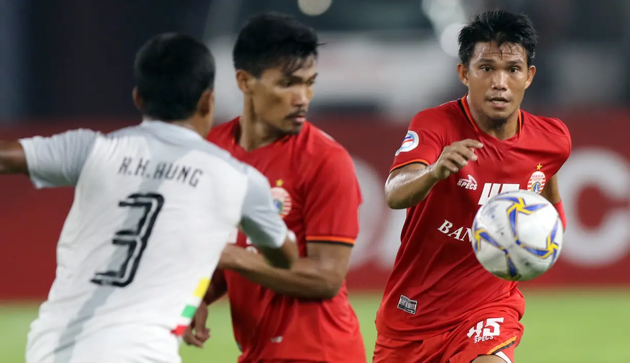 Gelandang Persija Jakarta, Sandi Sute, mengejar bola saat melawan Shan United pada laga Piala AFC 2019 di SUGBK, Jakarta, Rabu (15/5). Persija menang 6-1 atas Shan United. (Bola.com/M Iqbal Ichsan)