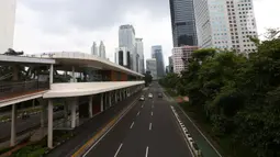 Hari pertama Ramadan 1445 H sejumlah jalan protokol di Jakarta mendadak sepi dari beragam aktivitas. (Liputan6.com/Angga Yuniar)