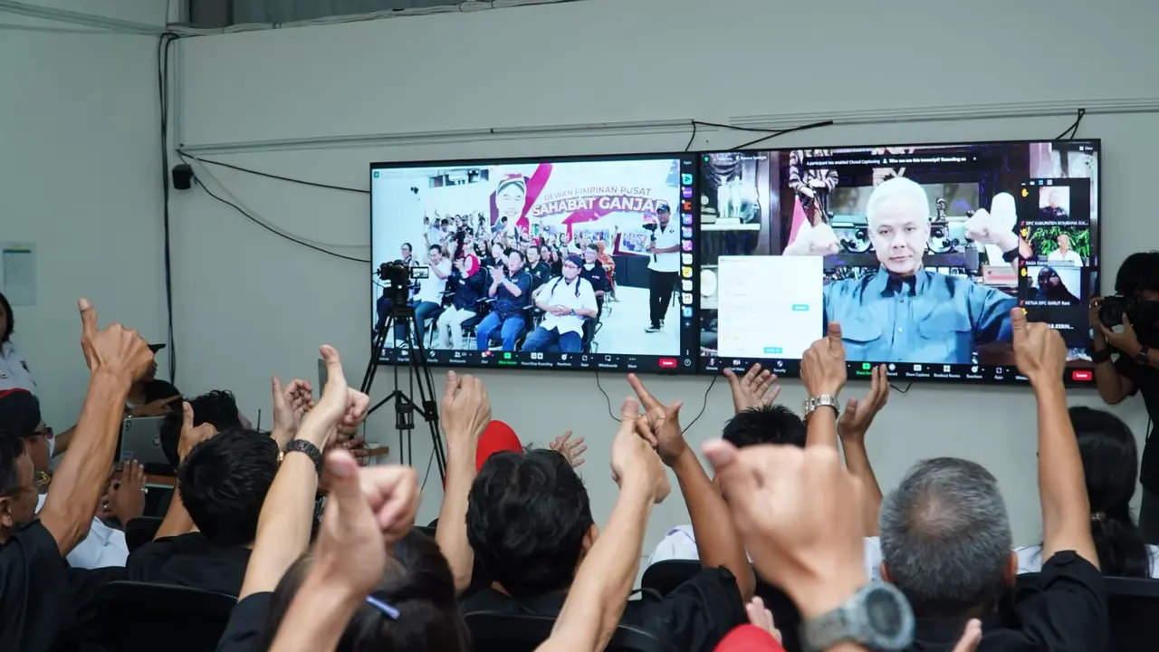 Ganjar Pranowo beri pengarahan secara daring ke relawan Sahabat Ganjar
