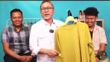 Menteri Perdagangan Republik Indonesia, Zulkifli Hasan membuat kejutan dengan menjadi host live shopping dadakan di Shopee Live, Senin (11/12/23).
