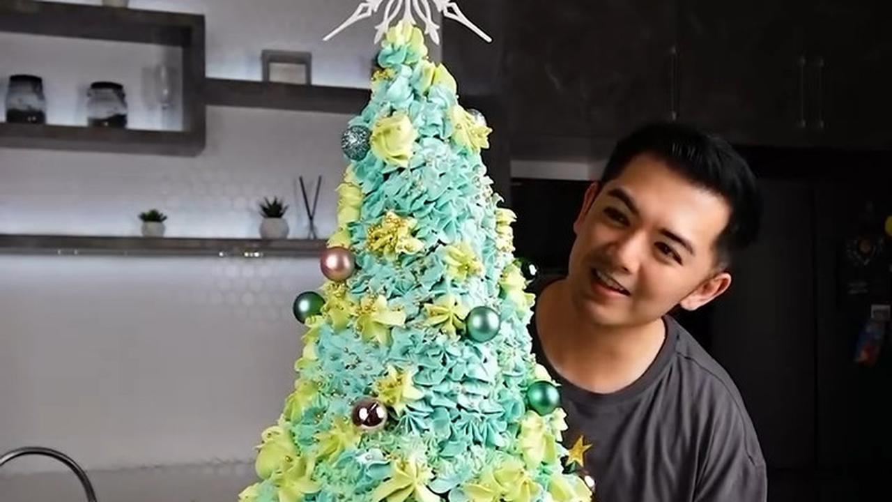 Nicky Tirta Bagikan Video Buat Kue Ukuran Besar Bentuk Pohon Natal, Banjir Pujian