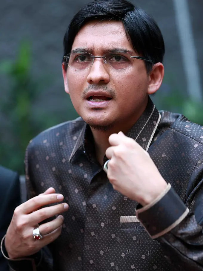 [Bintang] Lucky Hakim