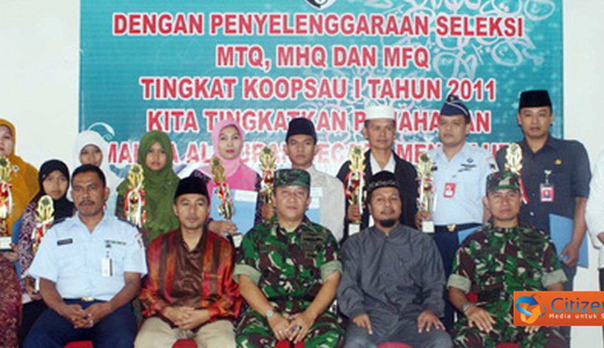 Citizen, Subang: Acara puncak adalah penyerahan piagam penghargaan dan piala bagi para pemenang yang diserahkan Danlanud Suryadarma dan pejabat lainnya. (Pengirim: Pentaksdm)