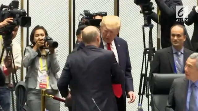 Donald Trump bertemu Vladimir Putin di KTT APEC 2017